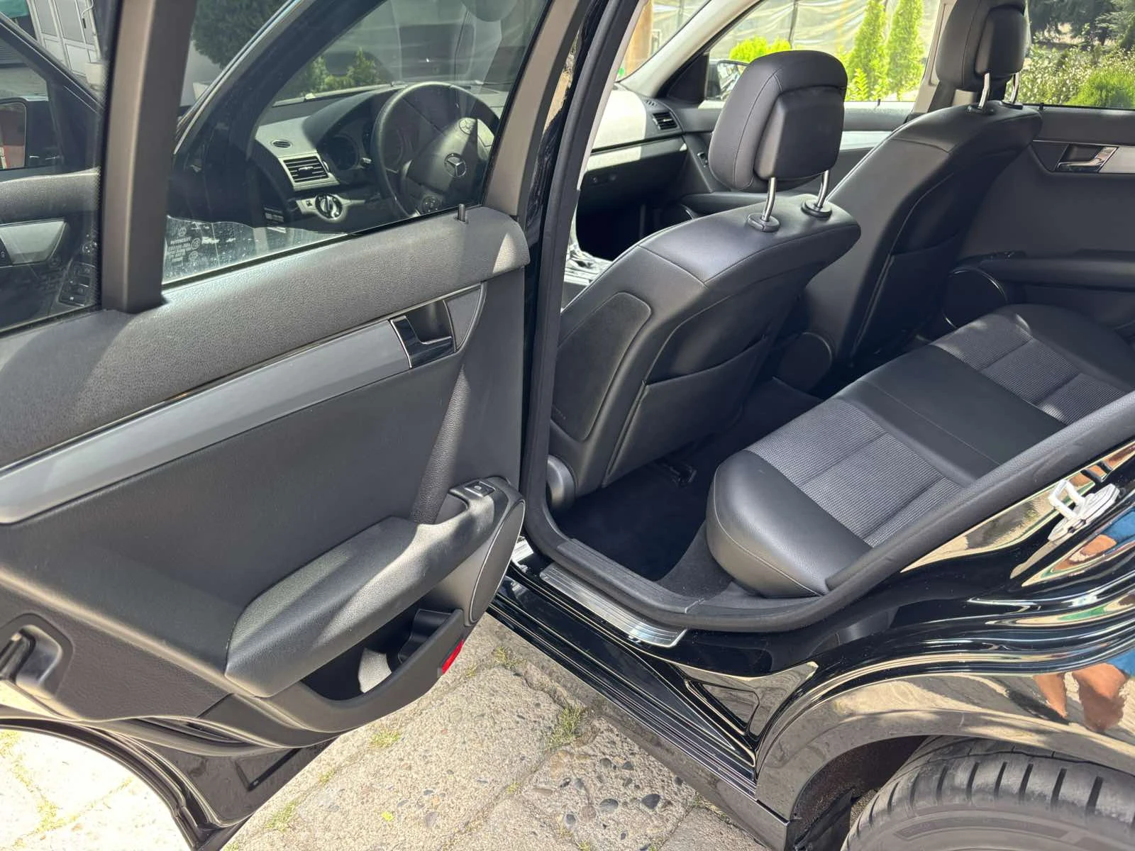 Mercedes-Benz C 200 Kompressor Avantgarde, снимка 9 - Автомобили и джипове - 55395388
