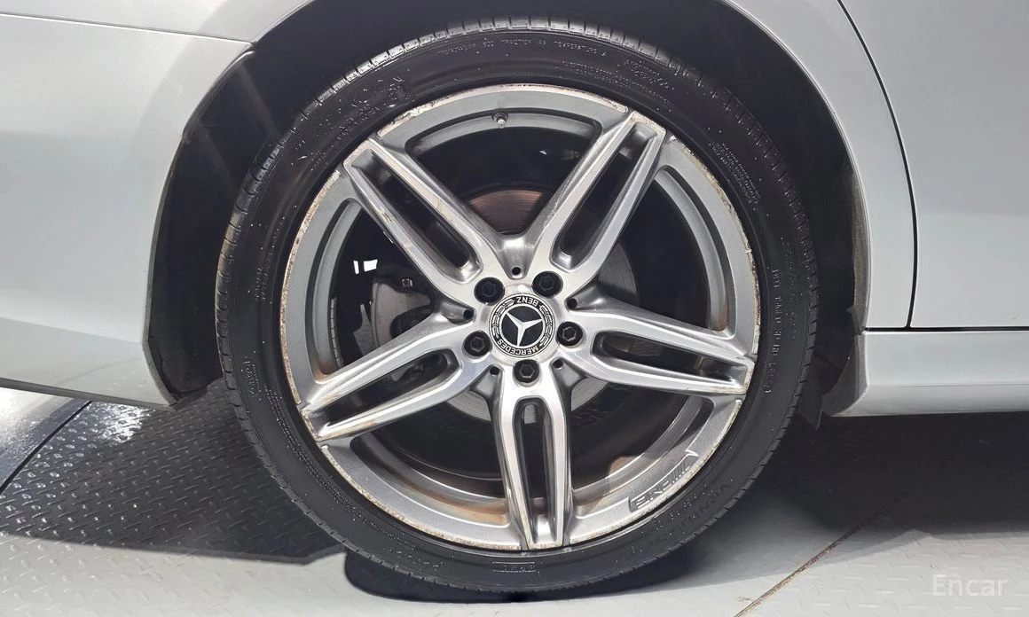Mercedes-Benz E 300, снимка 5 - Автомобили и джипове - 55662140