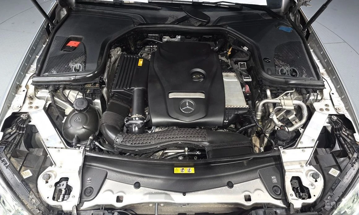 Mercedes-Benz E 300, снимка 6 - Автомобили и джипове - 55662140