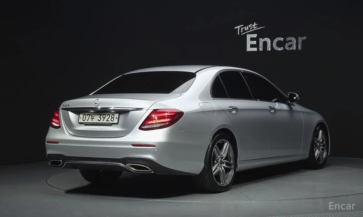 Mercedes-Benz E 300, снимка 2 - Автомобили и джипове - 55662140