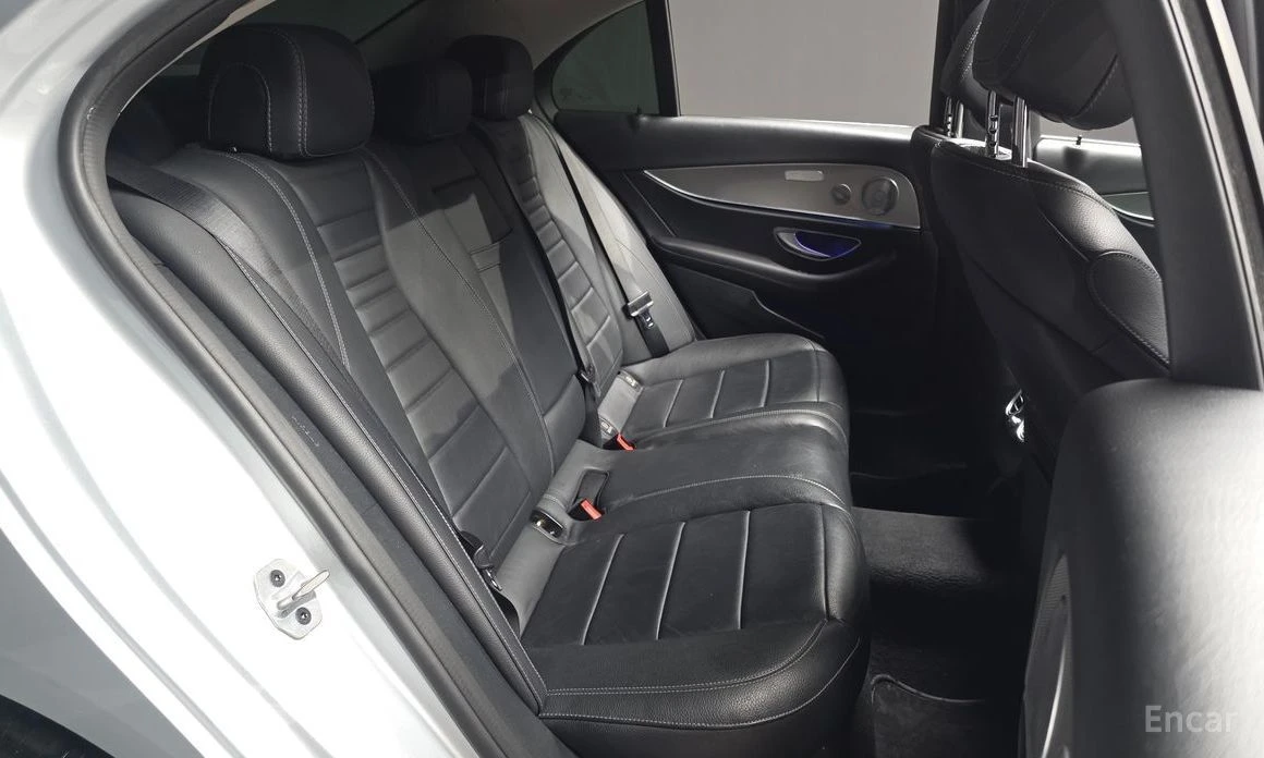 Mercedes-Benz E 300, снимка 11 - Автомобили и джипове - 55662140