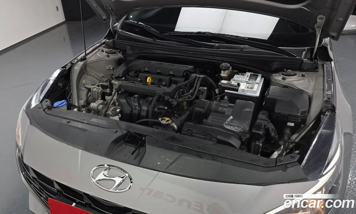 Hyundai Elantra 1.6 Modern, снимка 6 - Автомобили и джипове - 55676638