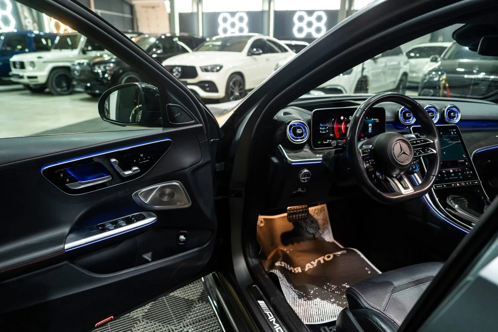 Mercedes-Benz C 43 AMG 4MATIC LED NAVI ПАНО BURM HUD ЛИЗИНГ 100%, снимка 11 - Автомобили и джипове - 55883870