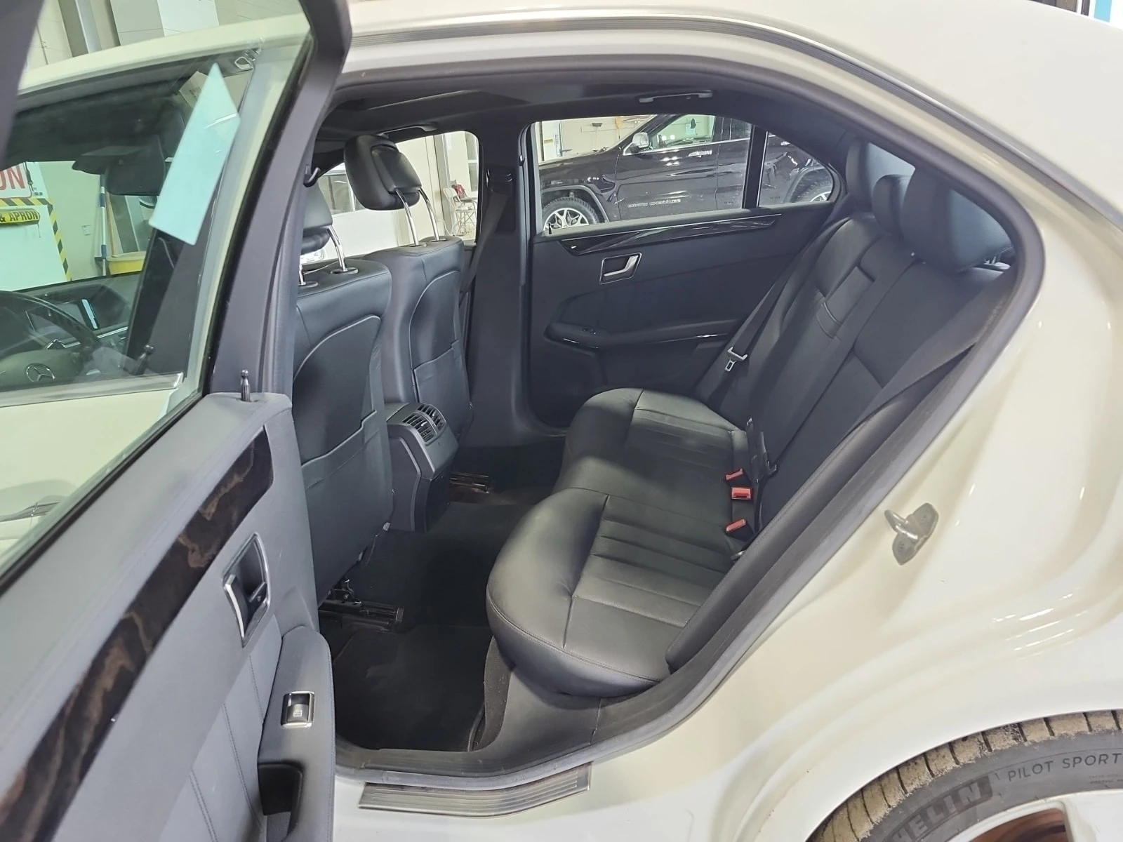 Mercedes-Benz E 350 * BlueTEC * АВТОКРЕДИТ * ГЛАВНО ПРЕДСТАВИТЕЛСТВО, снимка 12 - Автомобили и джипове - 56026121