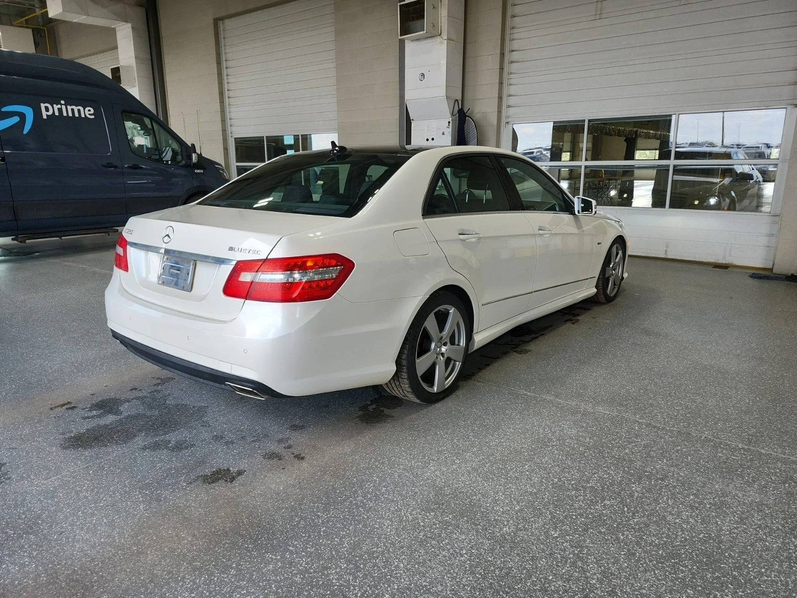Mercedes-Benz E 350 * BlueTEC * АВТОКРЕДИТ * ГЛАВНО ПРЕДСТАВИТЕЛСТВО, снимка 3 - Автомобили и джипове - 56026121