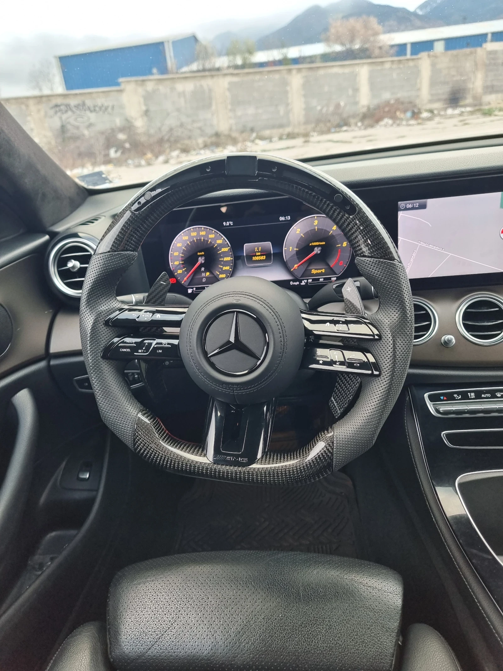 Mercedes-Benz E 220, снимка 9 - Автомобили и джипове - 56039024