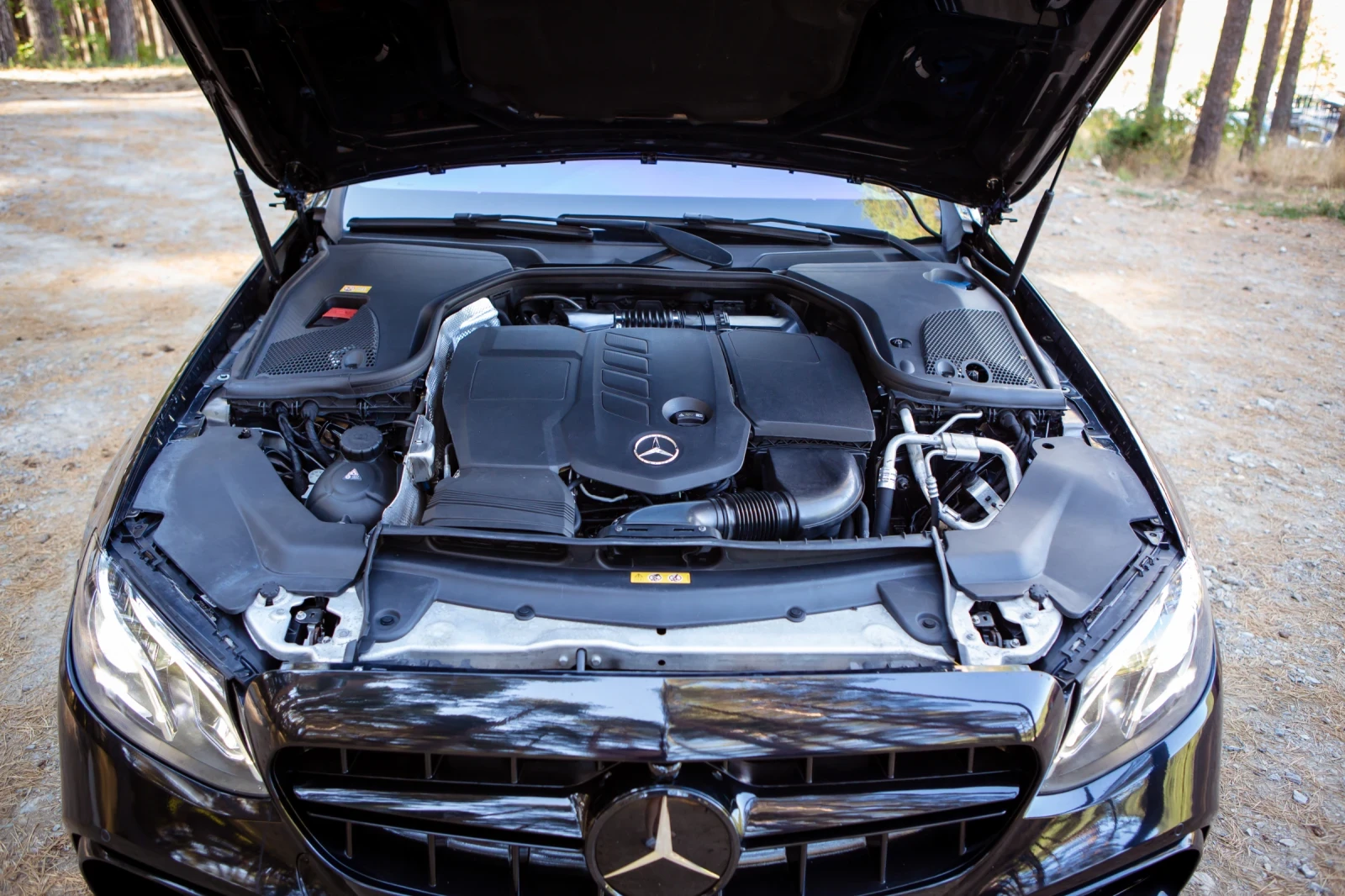 Mercedes-Benz E 220, снимка 4 - Автомобили и джипове - 56039024