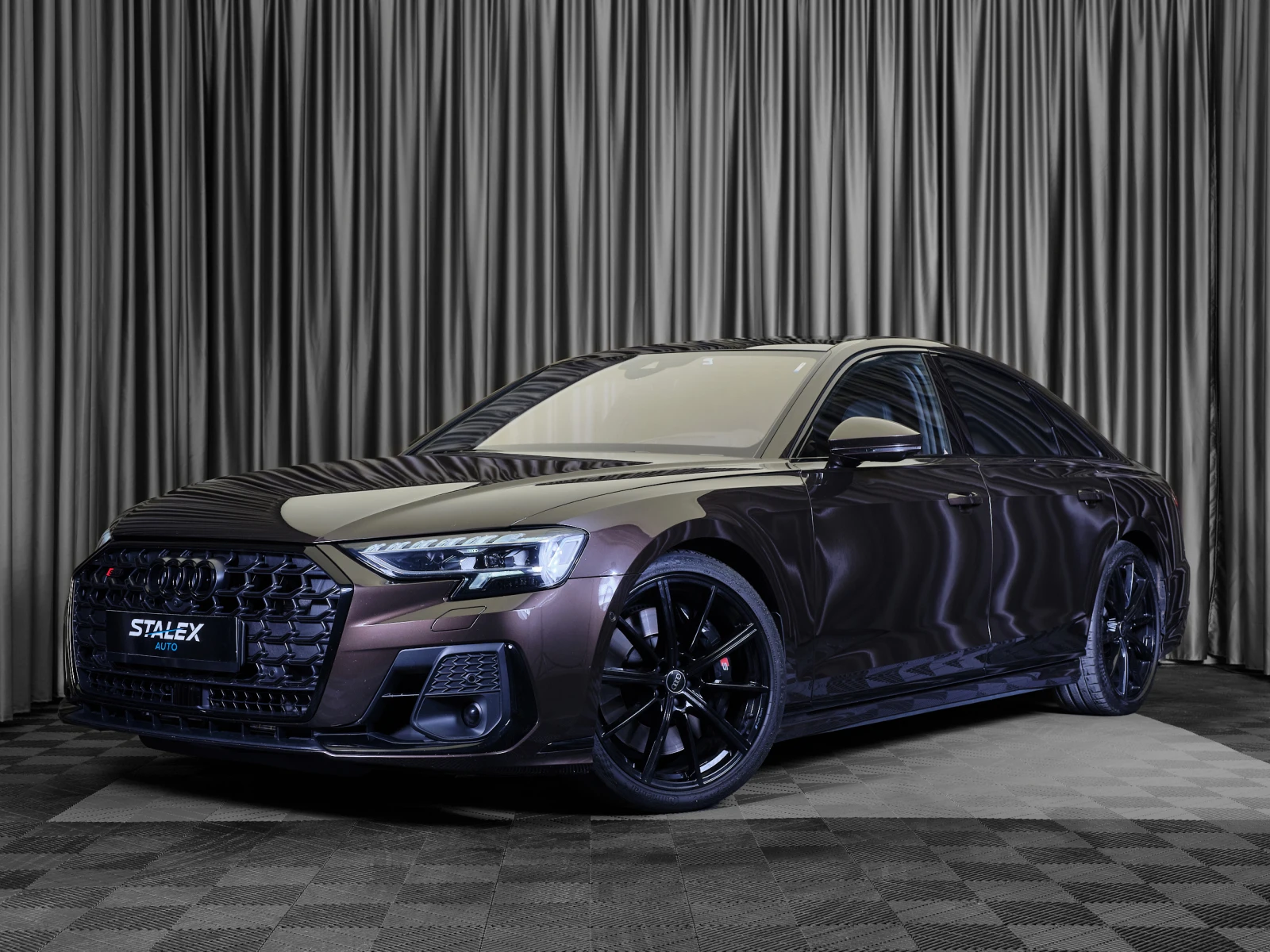 Audi S8 MATRIX / HUD / AIR / 360 / B&O 