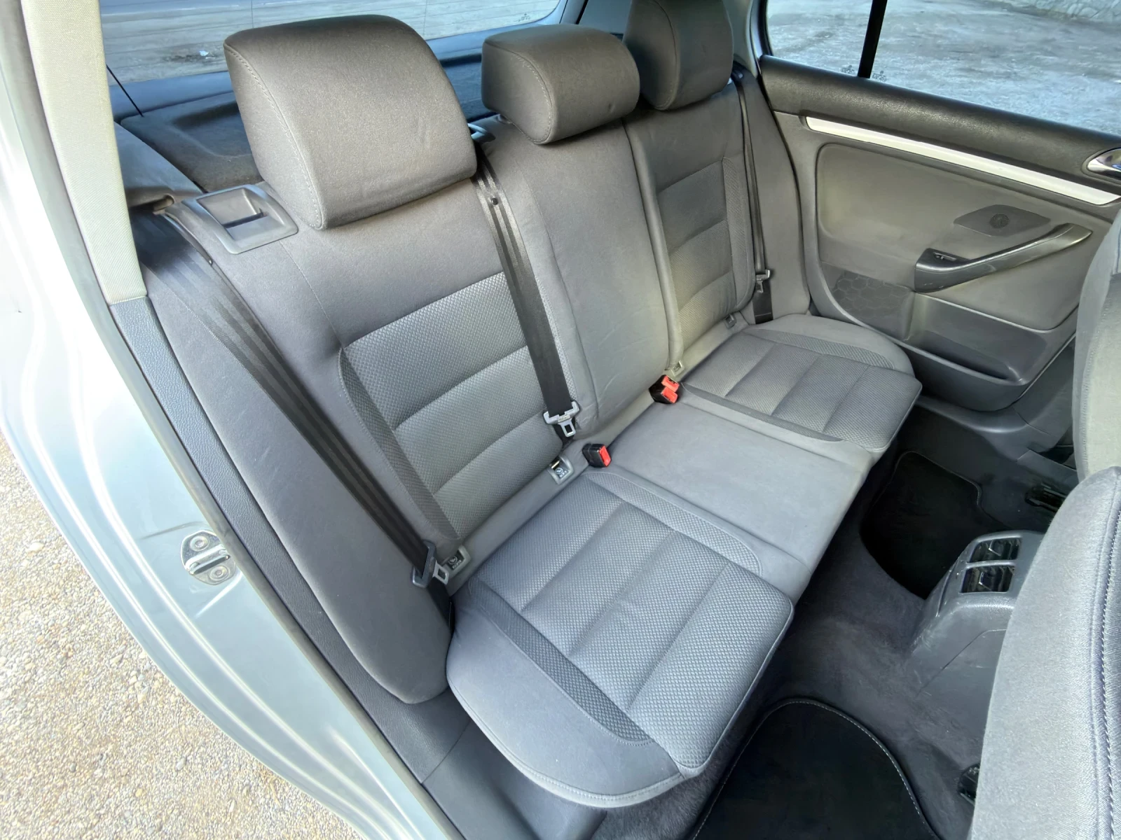 VW Golf 1.9 TDI , снимка 14 - Автомобили и джипове - 56584058