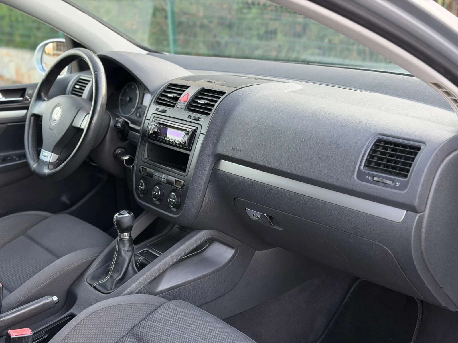 VW Golf 1.9 TDI , снимка 11 - Автомобили и джипове - 56584058