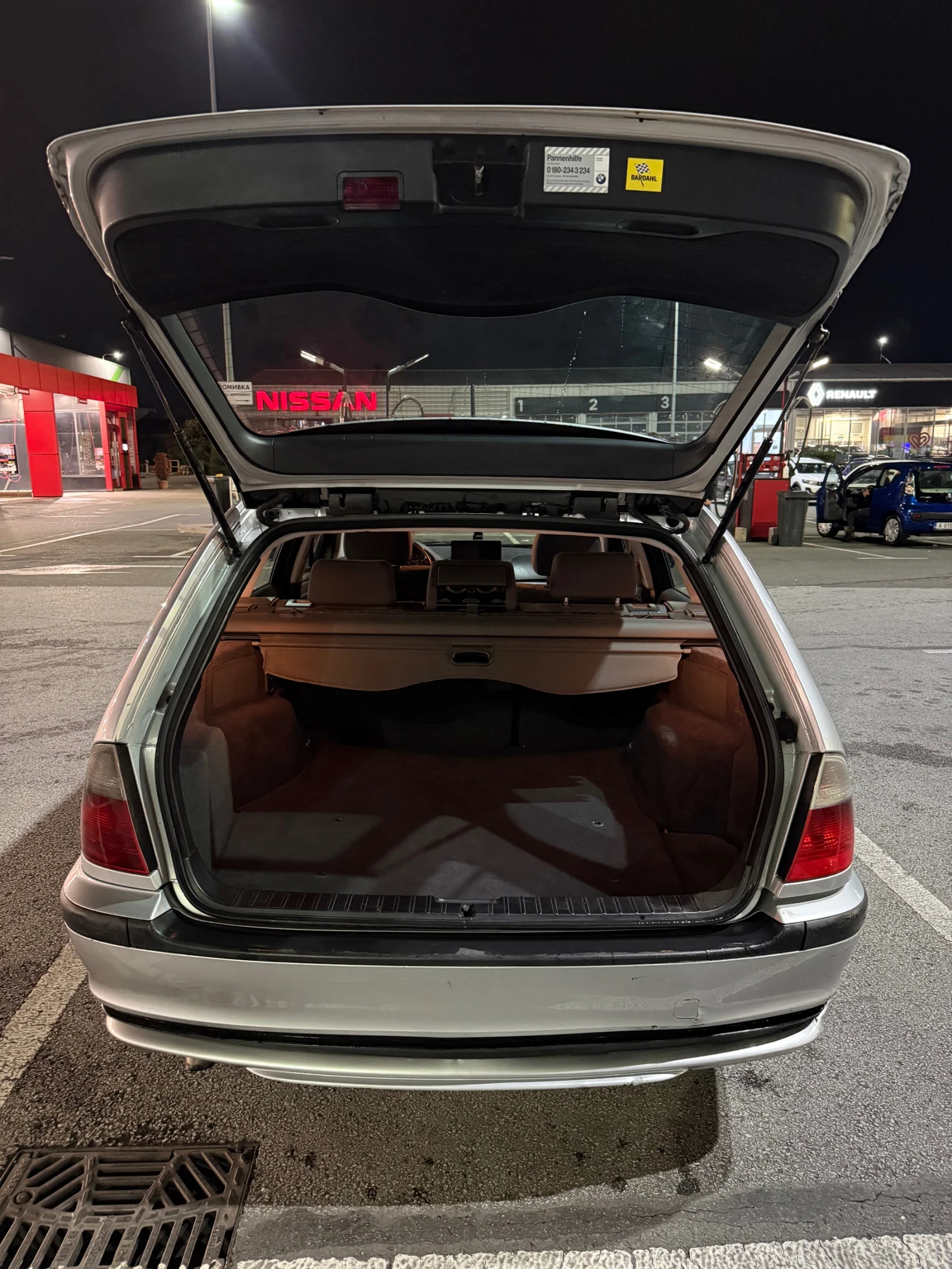 BMW 320, снимка 7 - Автомобили и джипове - 56741701