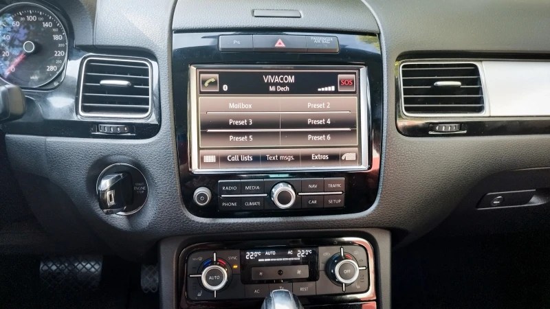 VW Touareg 3.0 tdi, снимка 8 - Автомобили и джипове - 53152190