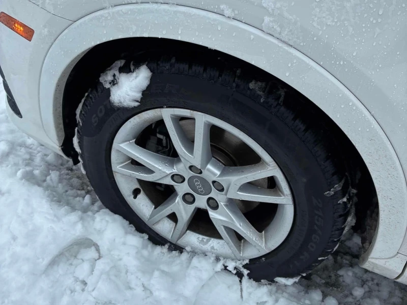 Audi Q3 Progressiv  CARFAX, снимка 7 - Автомобили и джипове - 53191158