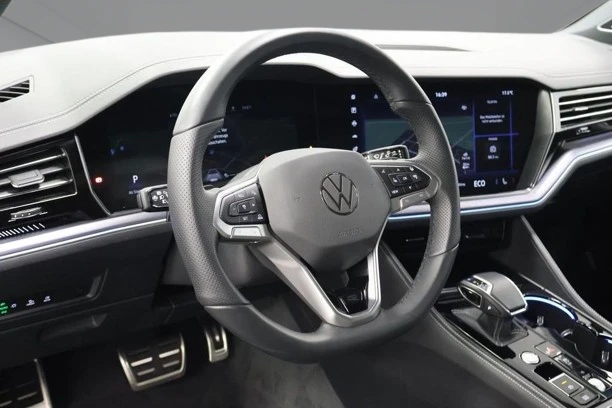 VW Touareg 3.0 TDI 4Motion = R-line = Гаранция, снимка 7 - Автомобили и джипове - 52837547