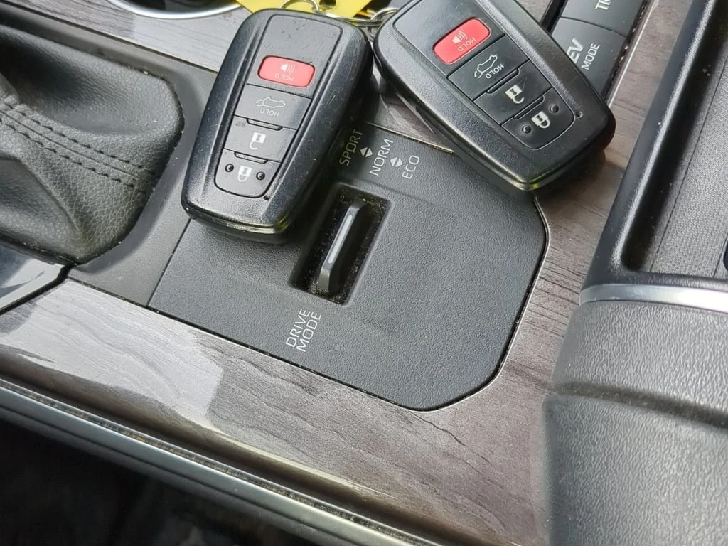 Toyota Highlander * HYBRID LIMITED * CARFAX * БЕЗ ПЪРВОНАЧАЛНА ВНОСК - изображение 8