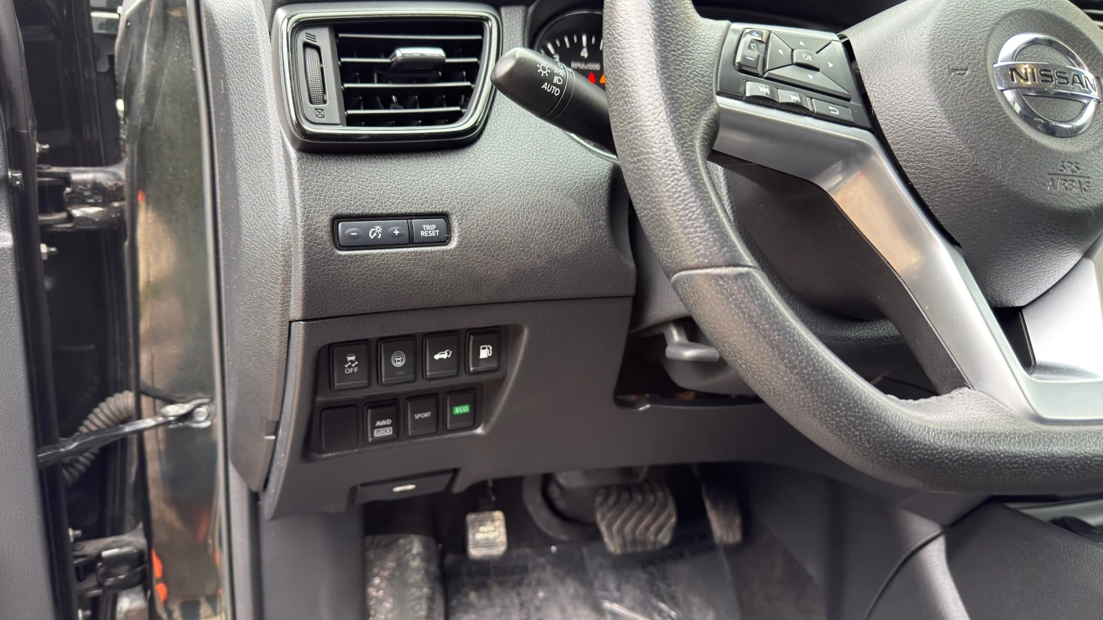 Nissan Rogue 2.5 SV AWD, снимка 10 - Автомобили и джипове - 54079744