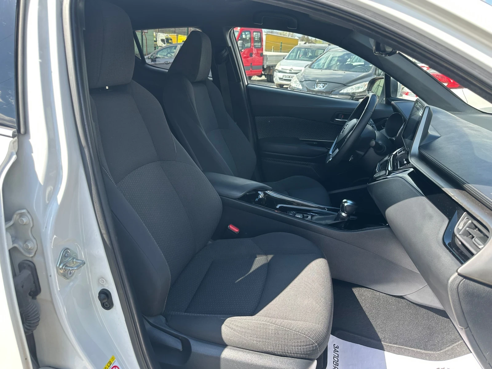 Toyota C-HR 1.8i-HYBRID-AVTOMAT-LED-NAVI-CAMERA, снимка 16 - Автомобили и джипове - 54138865