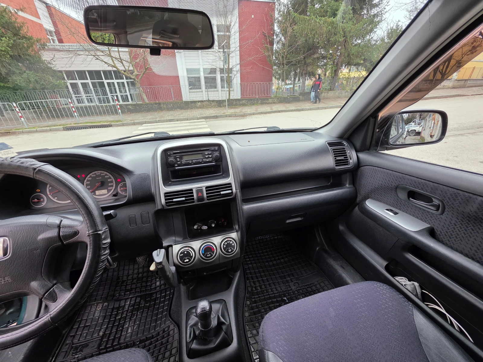 Honda Cr-v 2.0 i 150 кс., снимка 11 - Автомобили и джипове - 54157768