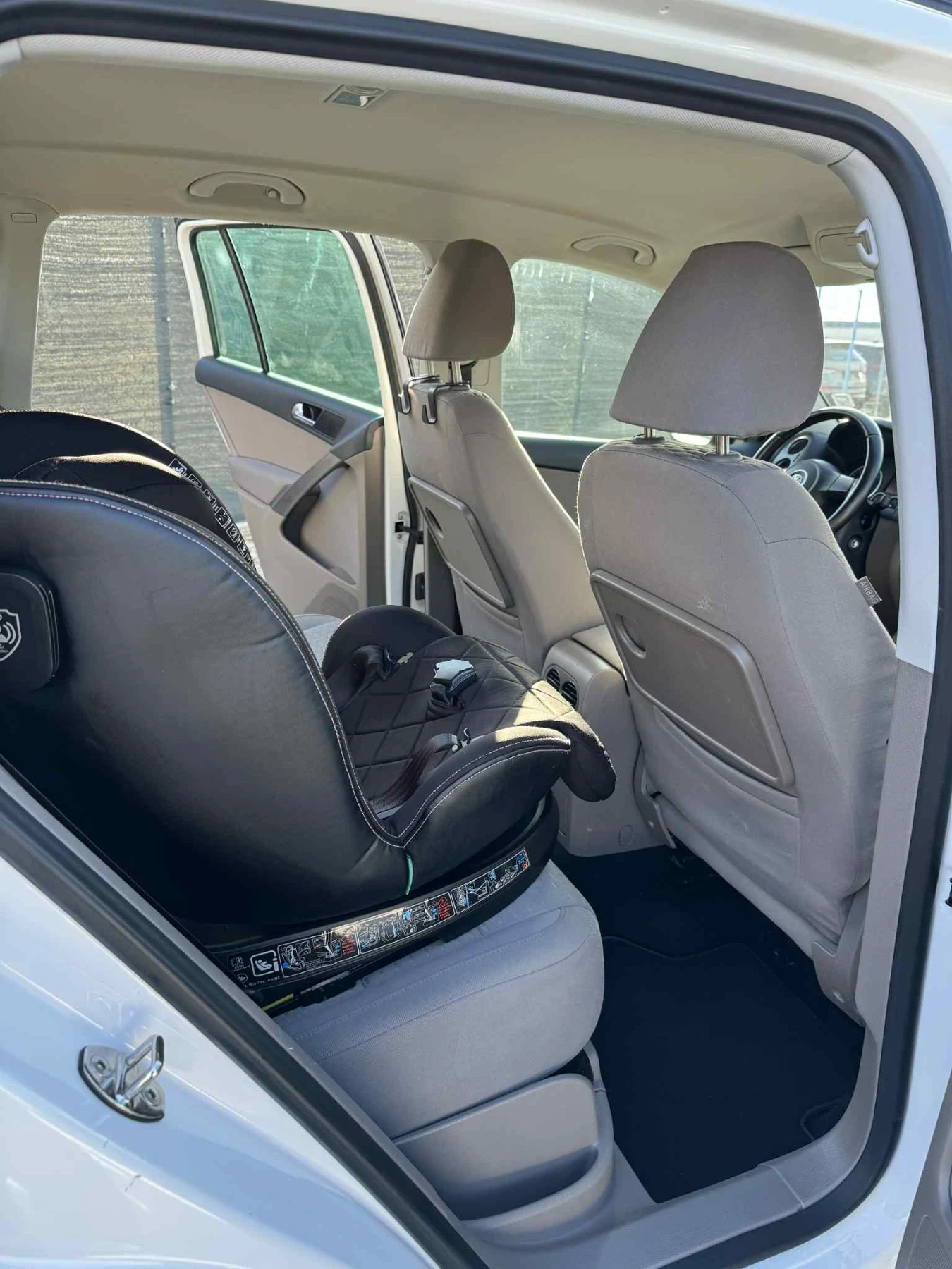 VW Tiguan 2.0TDi-170кс, снимка 13 - Автомобили и джипове - 54626212