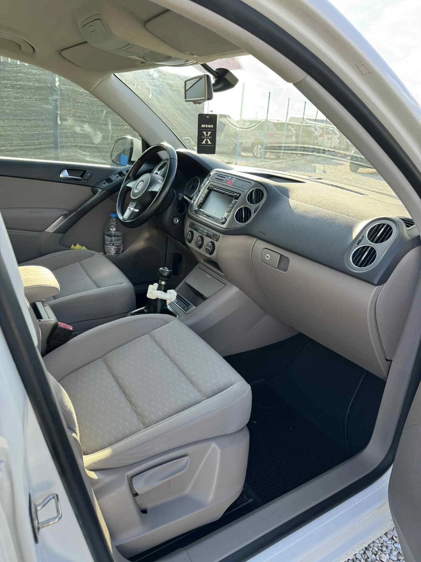 VW Tiguan 2.0TDi-170кс, снимка 5 - Автомобили и джипове - 54626212