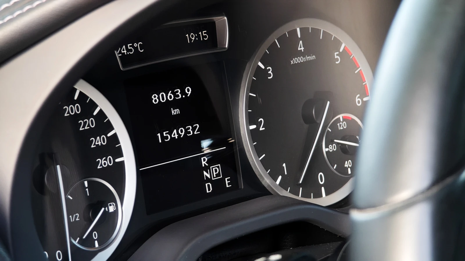 Infiniti Q30 Premium 2.2d AWD AUT, снимка 8 - Автомобили и джипове - 54783289