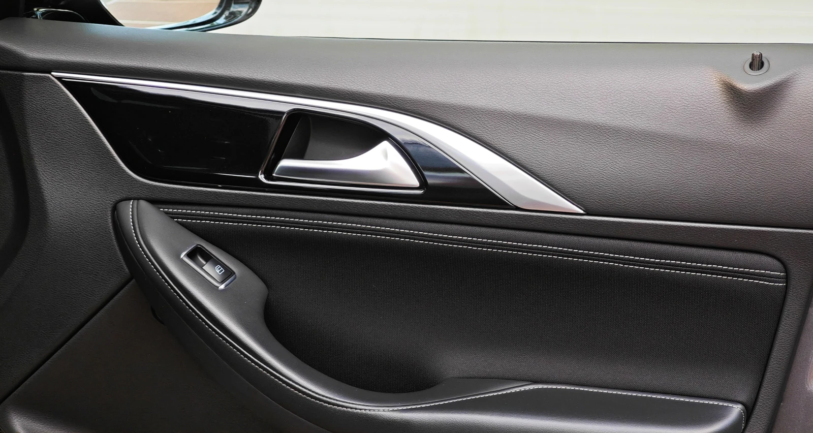 Infiniti Q30 Premium 2.2d AWD AUT, снимка 11 - Автомобили и джипове - 54783289