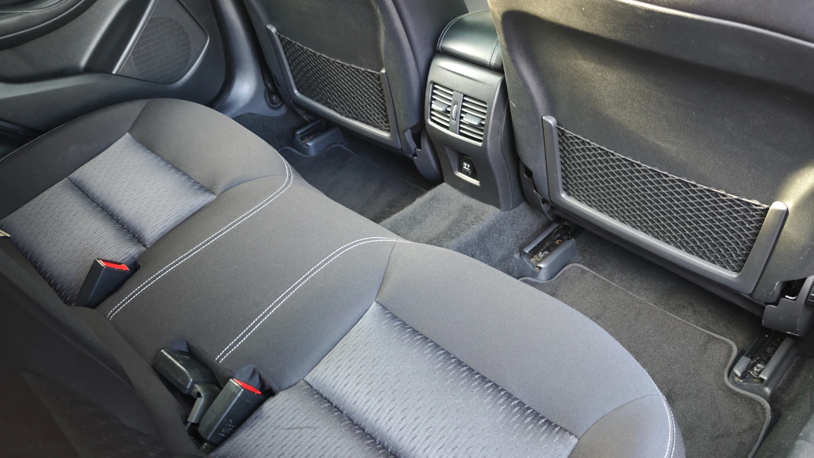 Infiniti Q30 Premium 2.2d AWD AUT, снимка 13 - Автомобили и джипове - 54783289