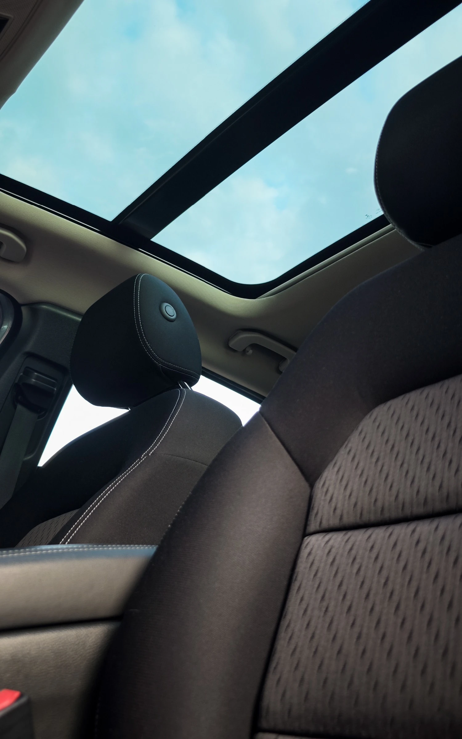 Infiniti Q30 Premium 2.2d AWD AUT, снимка 14 - Автомобили и джипове - 54783289