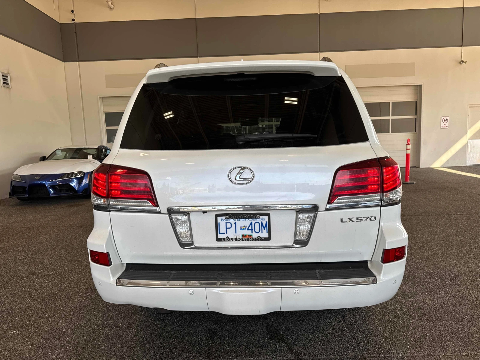 Lexus LX 570 * ОБДУХВАНЕ * ПАНОРАМА * 7 МЕСТА * CARFAX * , снимка 5 - Автомобили и джипове - 55352359