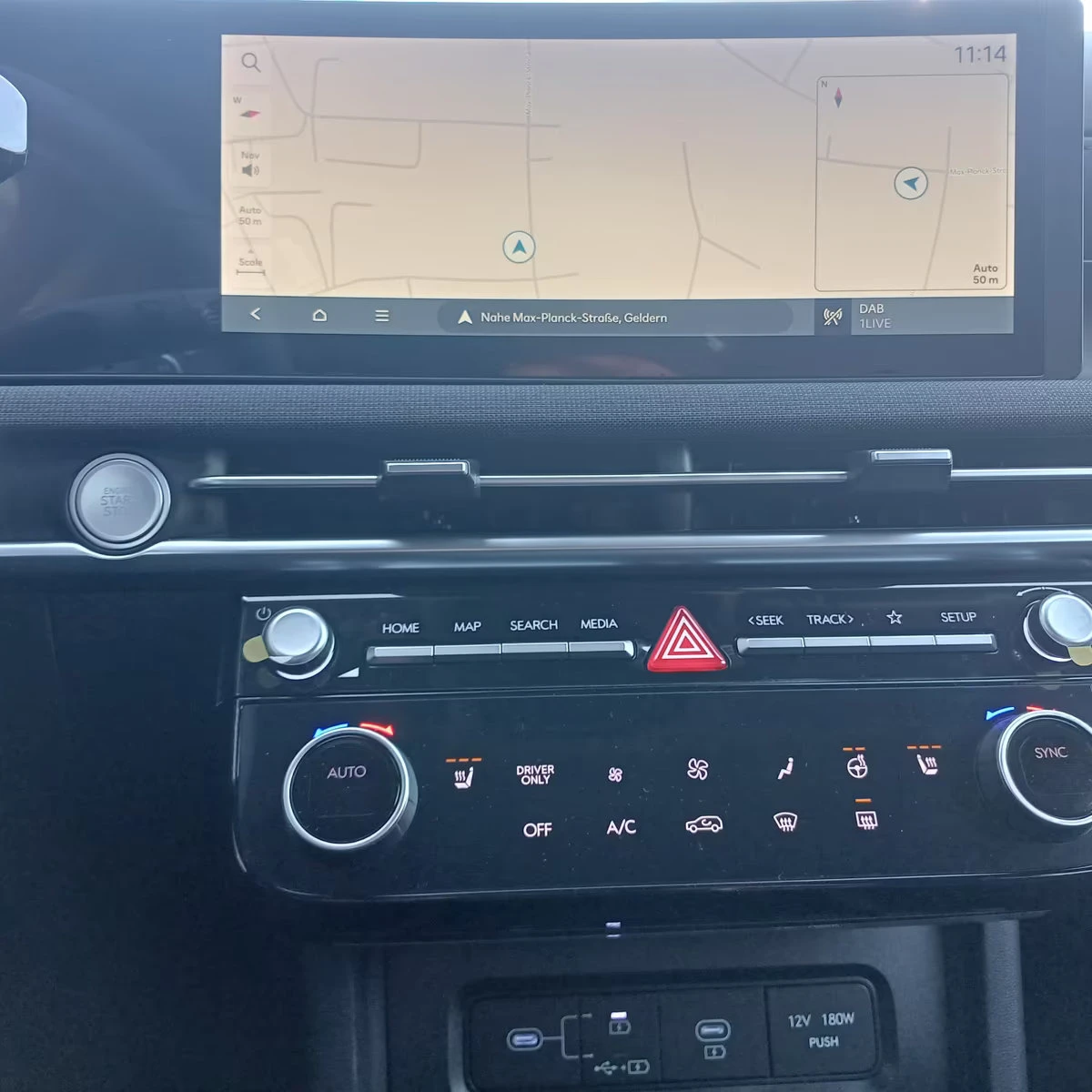 Hyundai Tucson НОВ!/PHEV/252HP/TREND/PANO/CAM/CPLAY/KLESS/525q, снимка 11 - Автомобили и джипове - 55393534