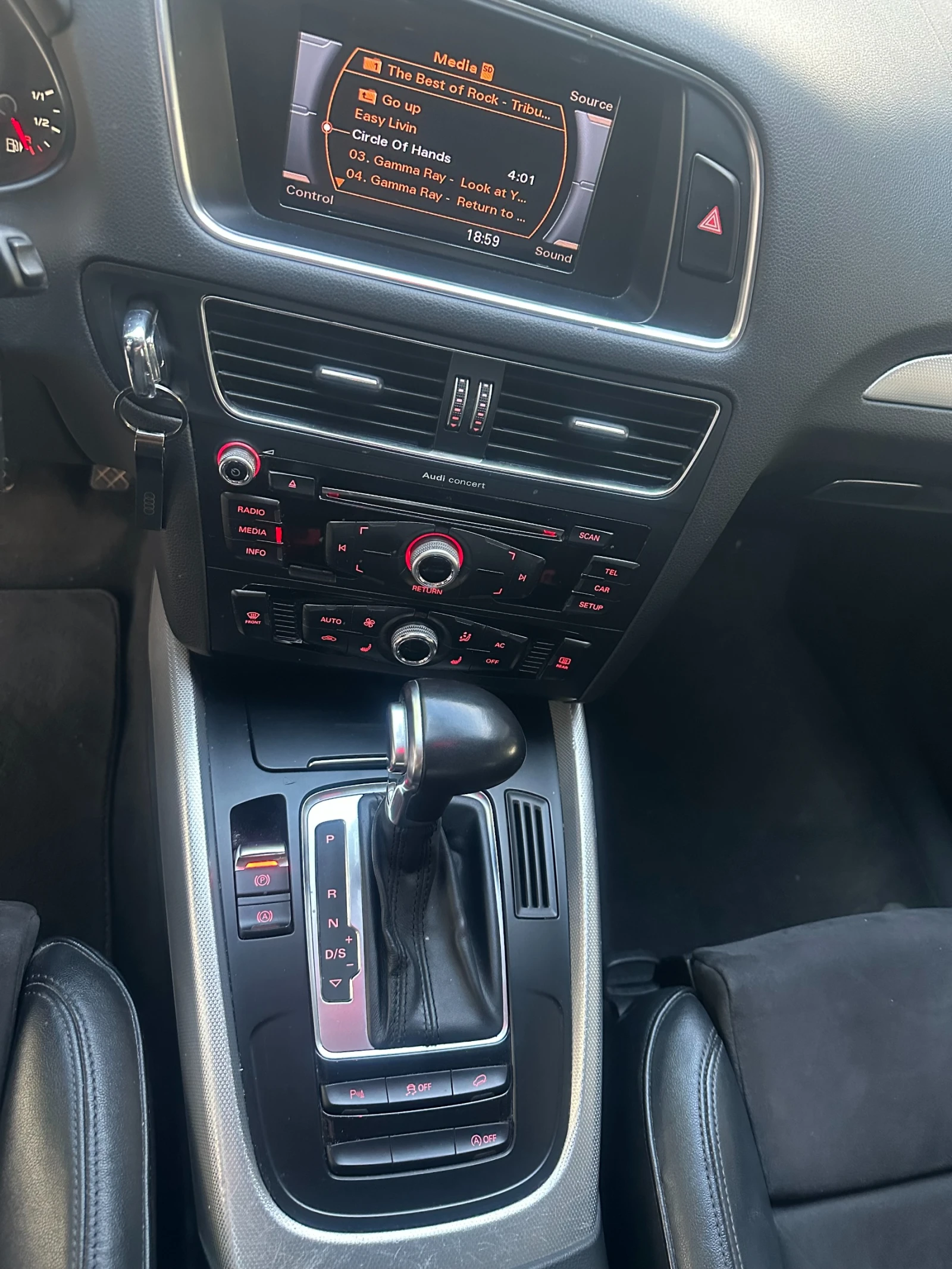 Audi Q5, снимка 6 - Автомобили и джипове - 55429802