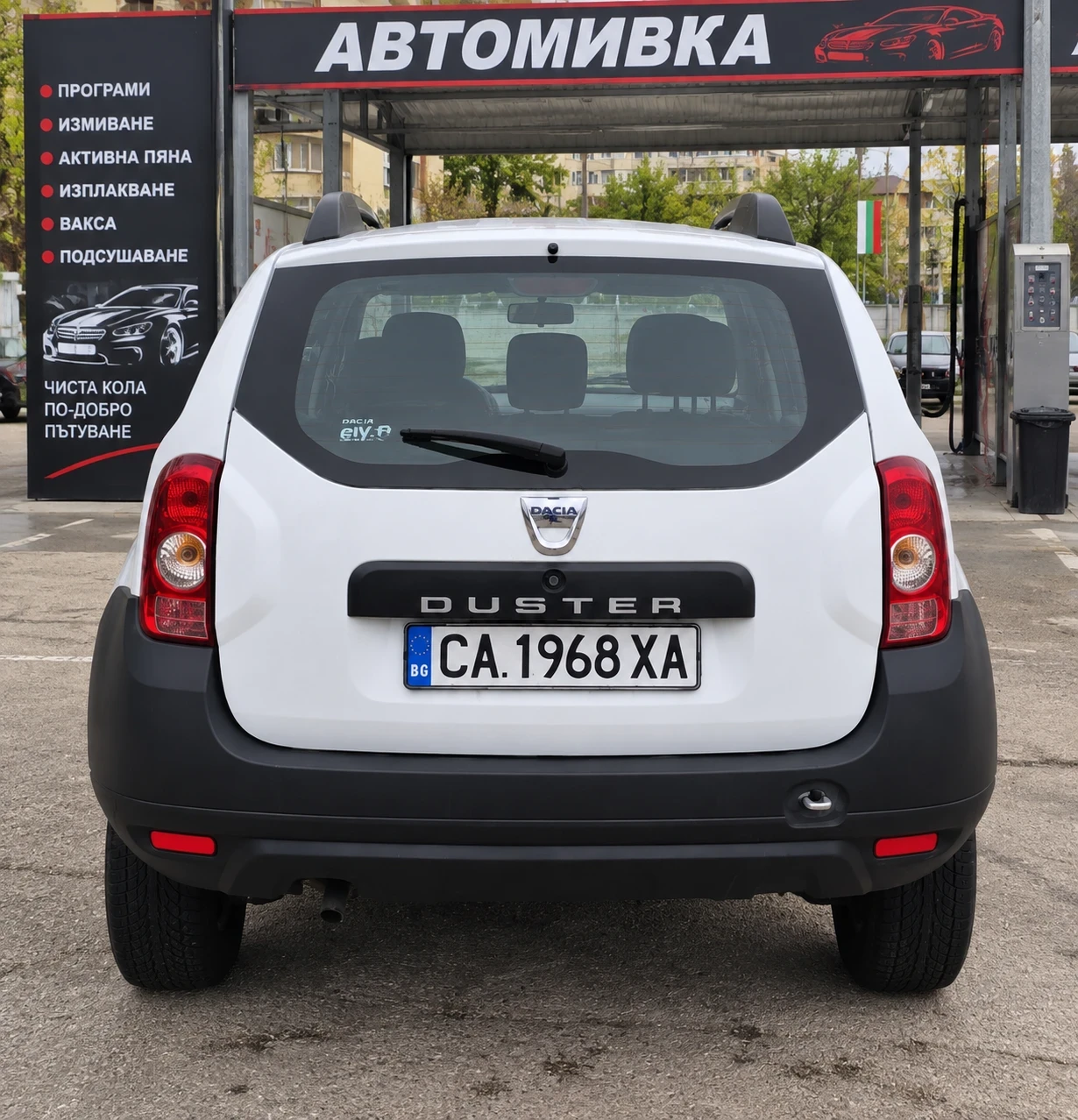 Dacia Duster Dacia Duster 1.6, бензин, 4Х4, снимка 4 - Автомобили и джипове - 55949073