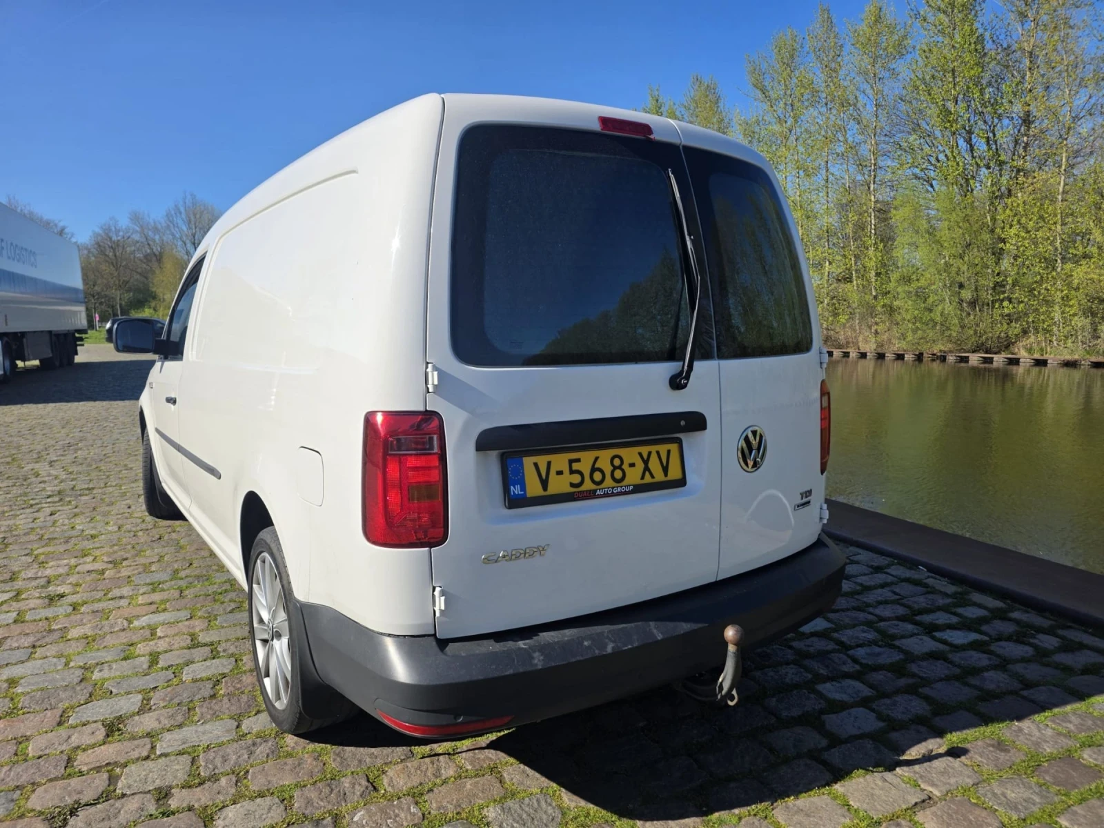 VW Caddy, снимка 6 - Бусове и автобуси - 54930617