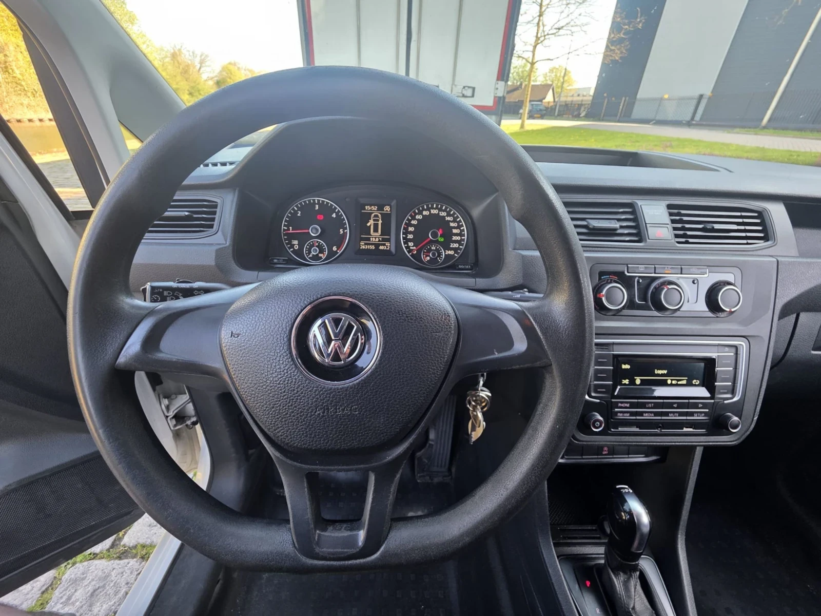 VW Caddy, снимка 8 - Бусове и автобуси - 54930617