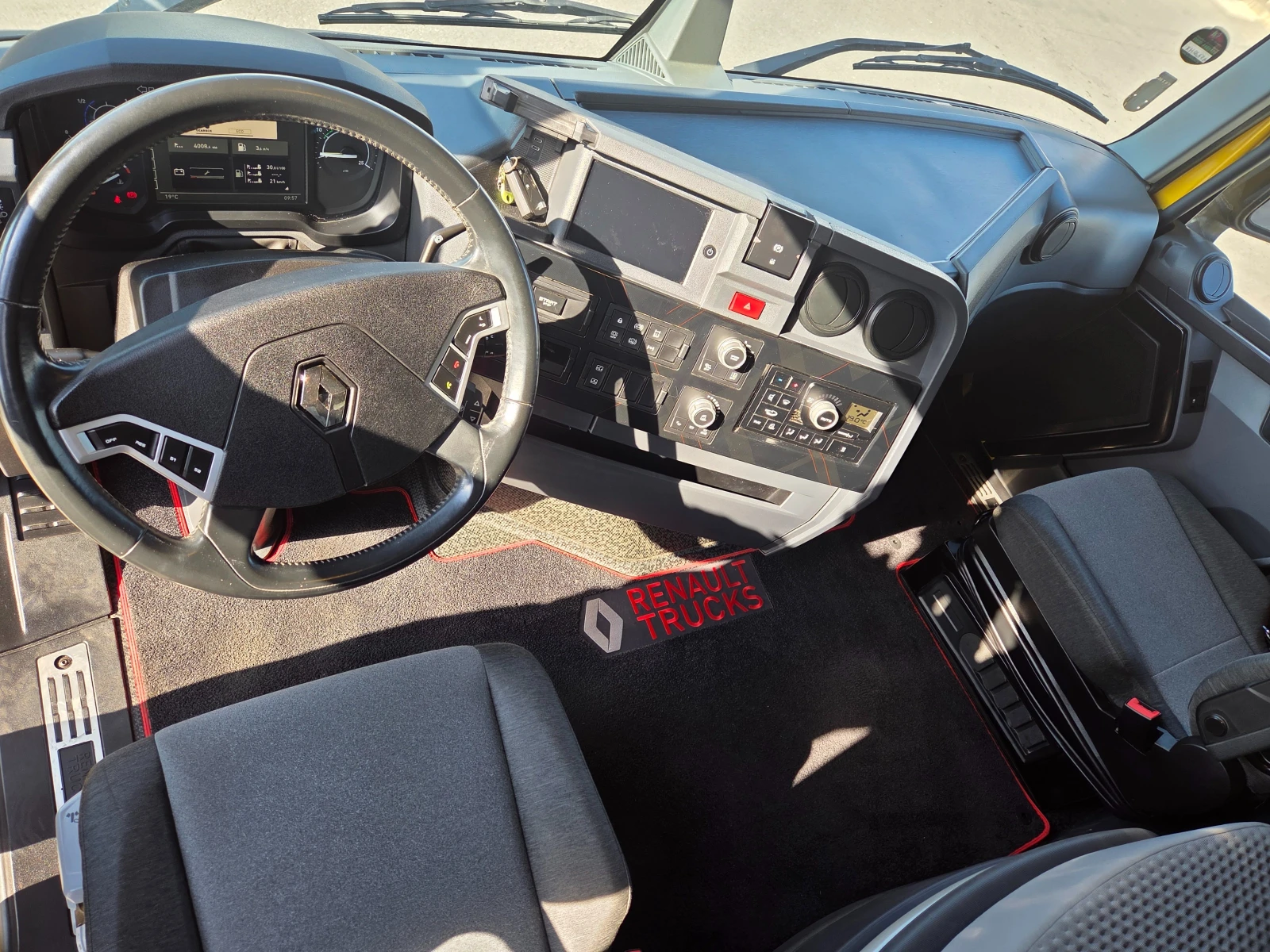Renault T Стандартен-Ретардер - изображение 6