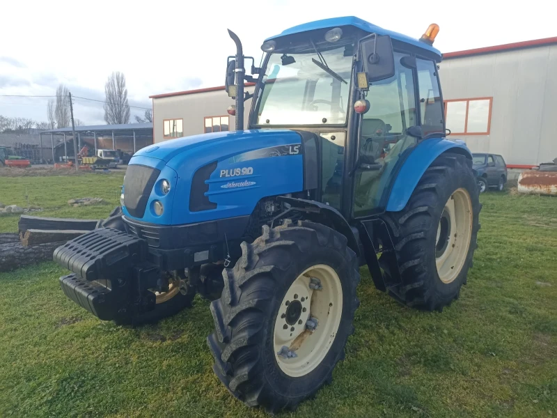 Трактор LS Plus 90