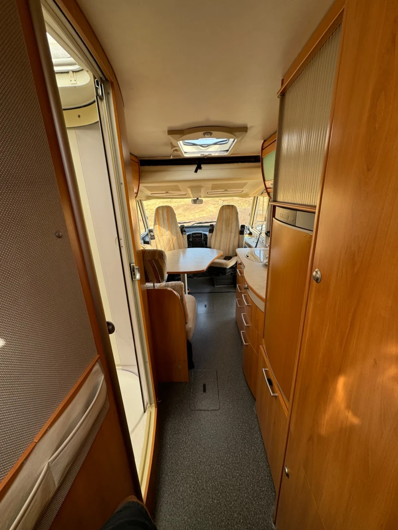 Кемпер HYMER / ERIBA B524, снимка 9 - Каравани и кемпери - 48912563