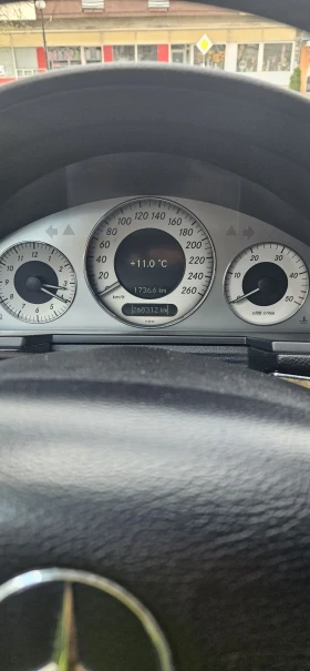 Обява за продажба на Mercedes-Benz E 320 Avangarde!!! EVO!!! AIR MATIC!!! 4 MATIC ~14 900 лв. - изображение 9