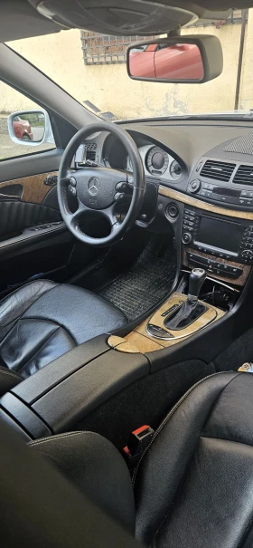 Обява за продажба на Mercedes-Benz E 320 Avangarde!!! EVO!!! AIR MATIC!!! 4 MATIC ~14 900 лв. - изображение 10