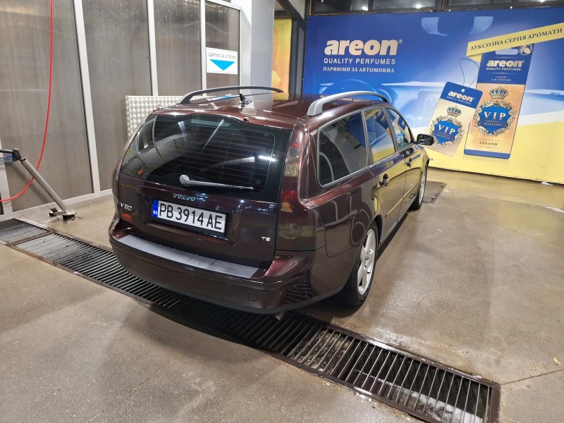 Volvo V50 Т5, снимка 10 - Автомобили и джипове - 48289132