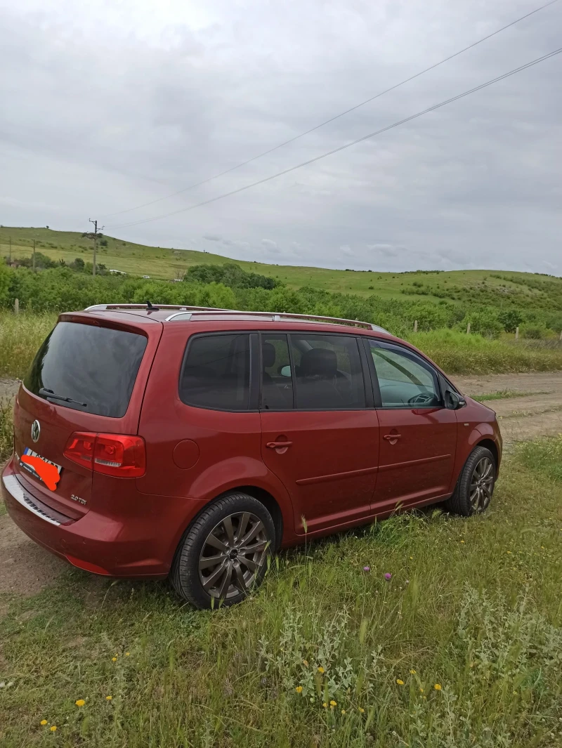 VW Touran Миниван, снимка 11 - Автомобили и джипове - 47700760