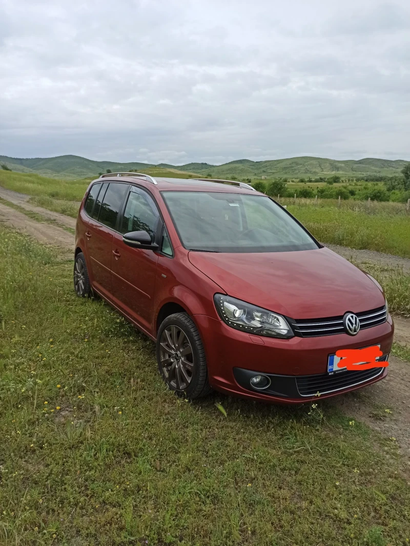 VW Touran Миниван, снимка 4 - Автомобили и джипове - 47700760