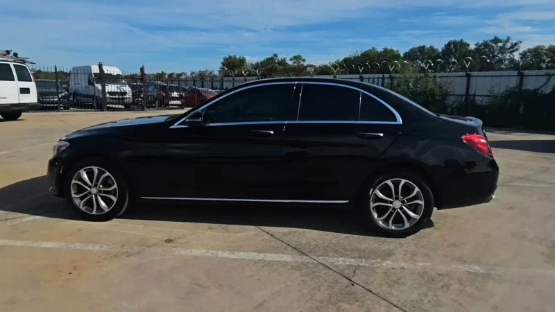 Mercedes-Benz C 300, снимка 2 - Автомобили и джипове - 47746146