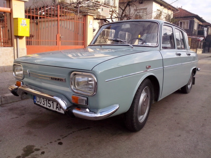 Renault 10, снимка 1 - Автомобили и джипове - 49279919