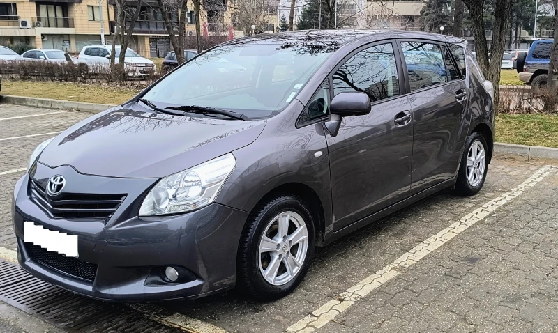 Toyota Verso 1.6 ГАЗ, снимка 3 - Автомобили и джипове - 49331939