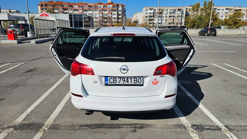 Opel Astra J, снимка 5 - Автомобили и джипове - 52393949