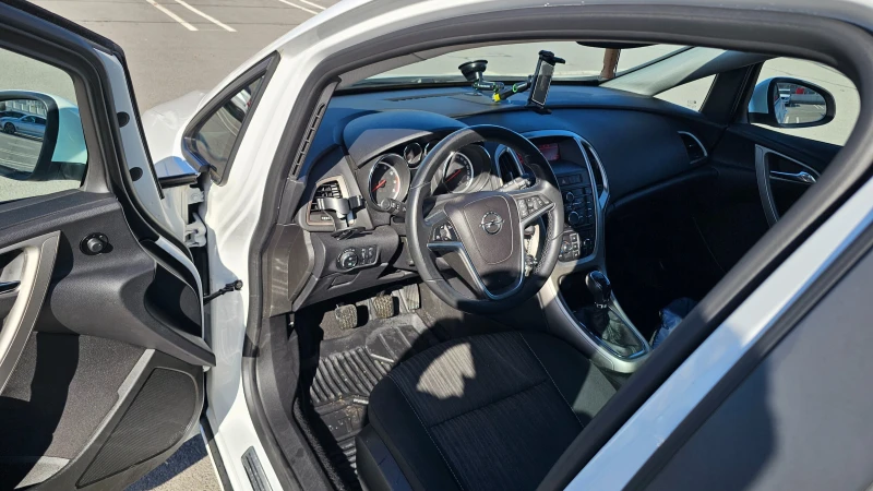 Opel Astra J, снимка 8 - Автомобили и джипове - 52393949