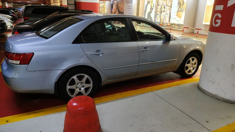 Hyundai Sonata 2.0i, снимка 3 - Автомобили и джипове - 52694825