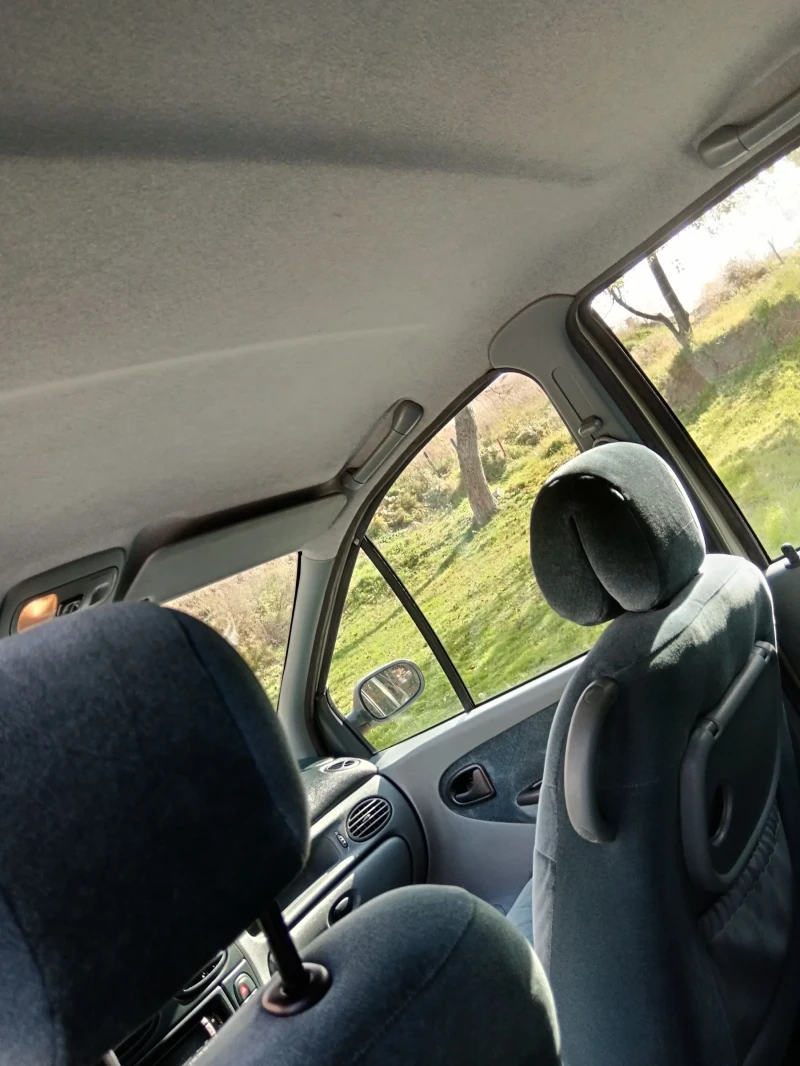 Renault Scenic, снимка 12 - Автомобили и джипове - 53096324