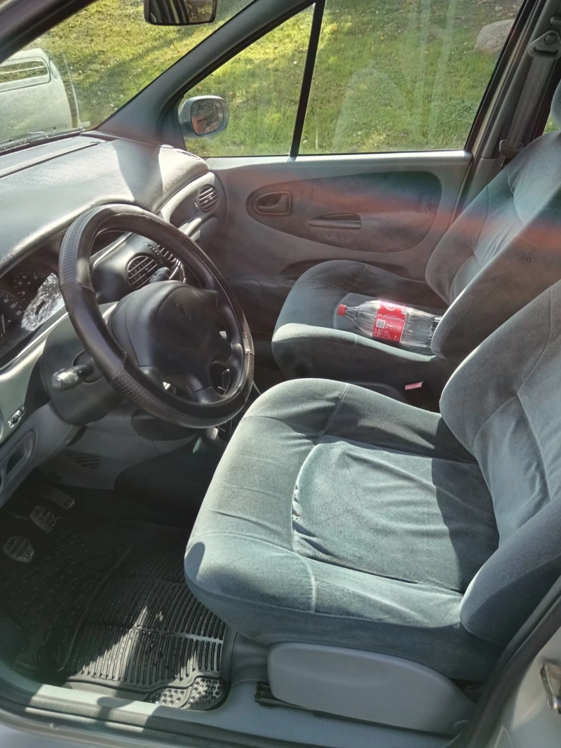 Renault Scenic, снимка 9 - Автомобили и джипове - 53096324